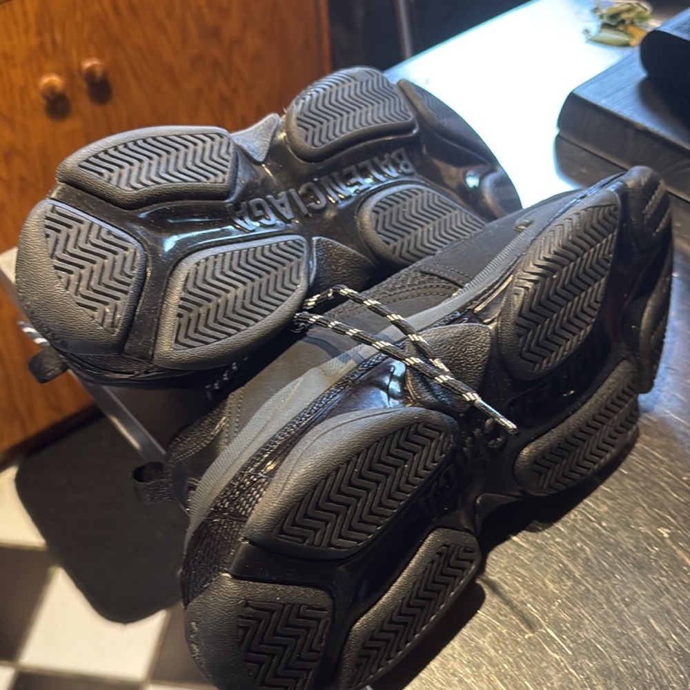 Balenciaga Triple S Triple Black Sneakers Men’s Size 11 - Picture 4 of 4